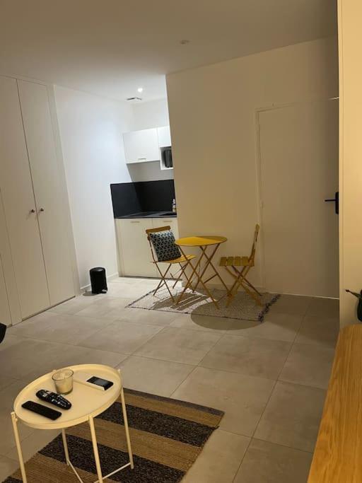 ניורט Charmant Studio / Centre Ville מראה חיצוני תמונה